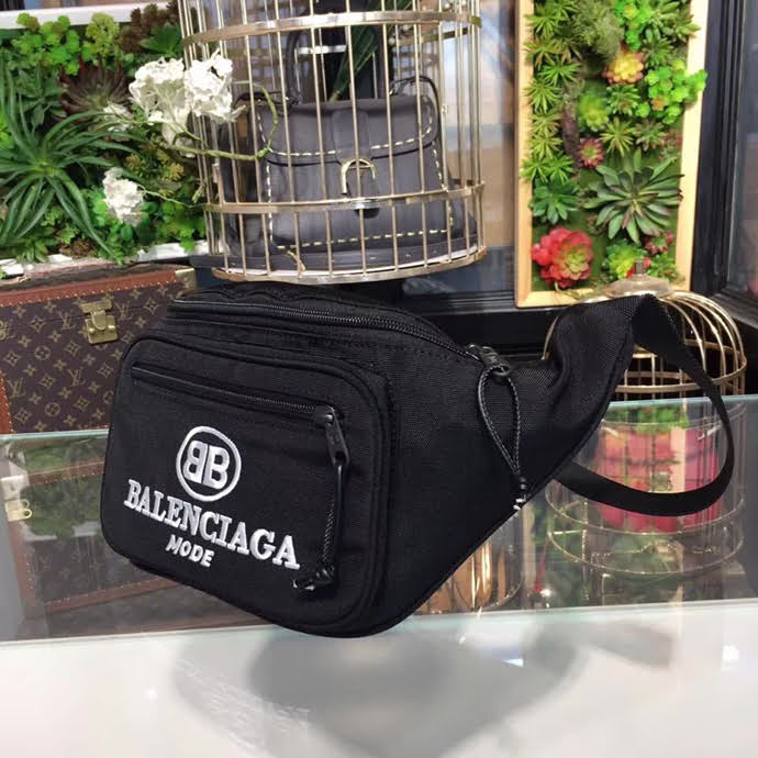 BALENCIAG巴黎世家 專櫃同步更新 帆布胸包腰包 簡約兩用包  BL1686